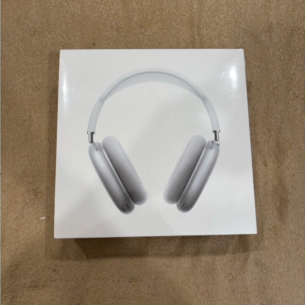 Apple Silver AirPods Max | NEW IN BOX